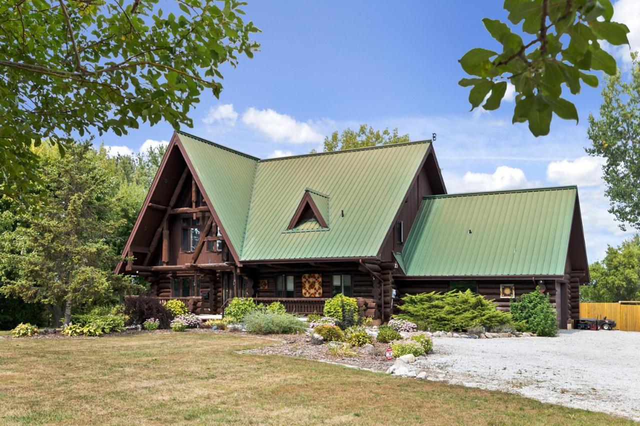 The Lodge At Lakeshore Belle River Экстерьер фото